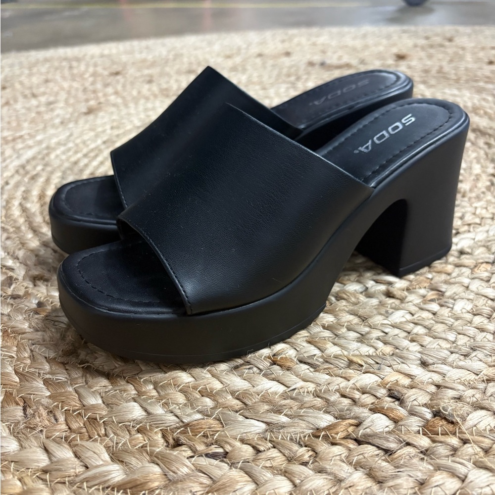Soda Women's Black Chunky Heel Mules